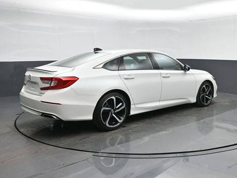 Used 2022 Honda Accord Sport image 7