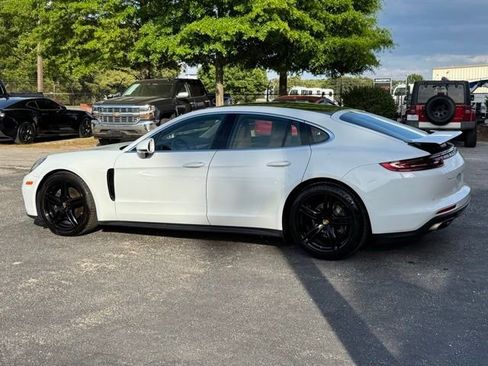 Used 2018 Porsche Panamera RWD image 5