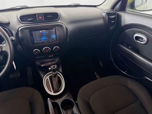 Used 2018 Kia Soul Base image 21