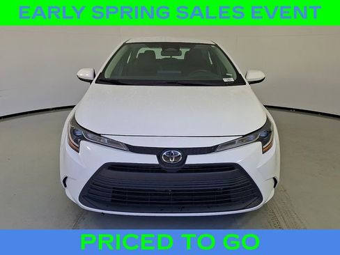 Used 2024 Toyota Corolla LE image 3