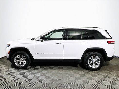 Used 2023 Jeep Grand Cherokee Limited image 5