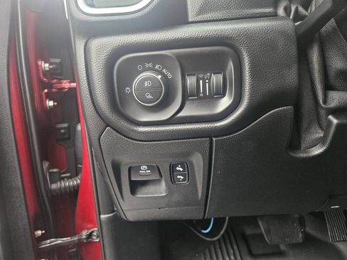 Used 2019 RAM 1500 Laramie image 17