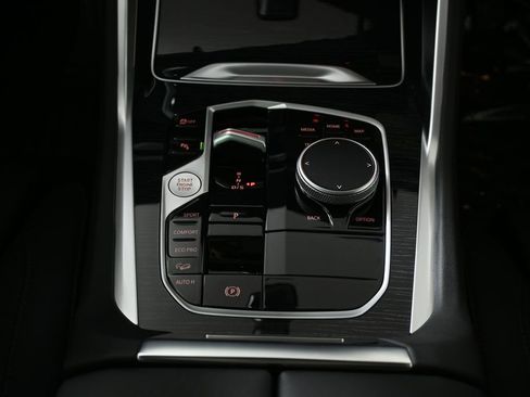 New 2026 BMW X6 xDrive40i w/ Climate Comfort Package image 24