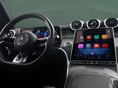 Used 2025 Mercedes-Benz GLC 43 AMG 4MATIC image 40