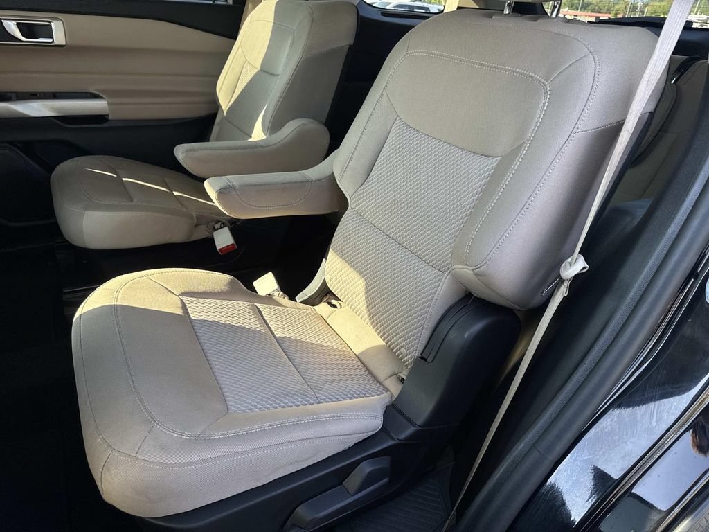 Used 2024 Ford Explorer XLT RWD image 21
