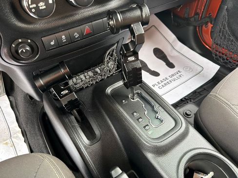 Used 2014 Jeep Wrangler Unlimited Sahara w/ Dual Top Group AWD/4WD image 38