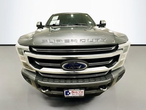 Used 2022 Ford F250 Platinum w/ FX4 Off-Road Package AWD/4WD image 2