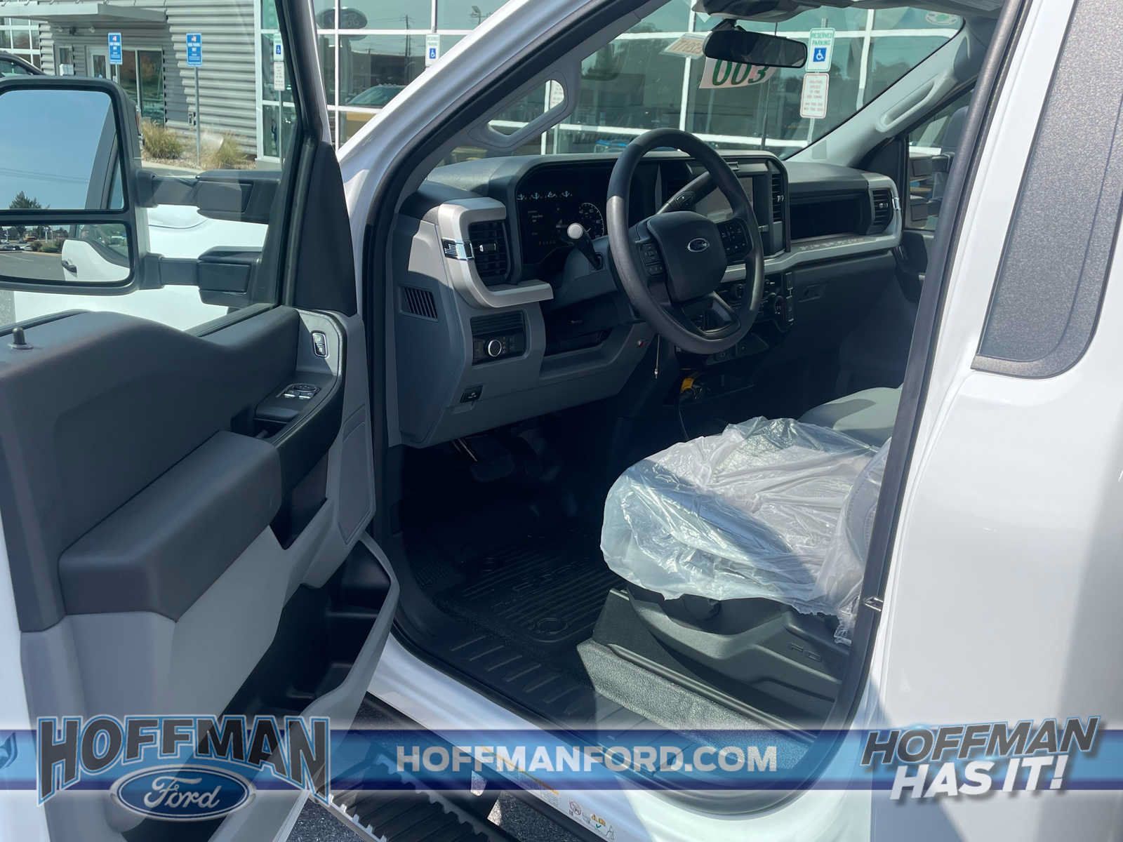 Used 2025 Ford F550 4x4 Regular Cab Super Duty image 33