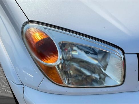Used 2004 Toyota RAV4 4WD image 30