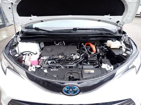 Used 2022 Toyota Sienna Limited image 13