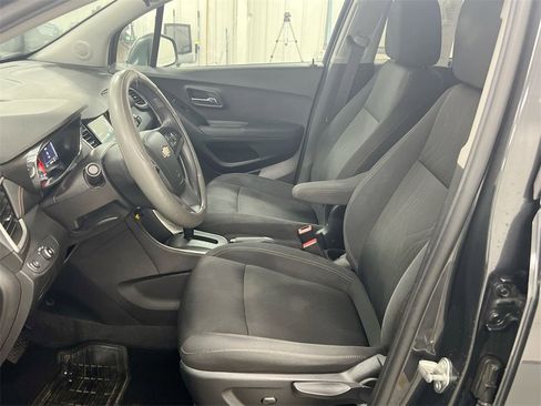 Used 2017 Chevrolet Trax LT w/ LPO, Protection Package image 18