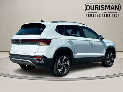 New 2026 Volkswagen Taos SE image 3