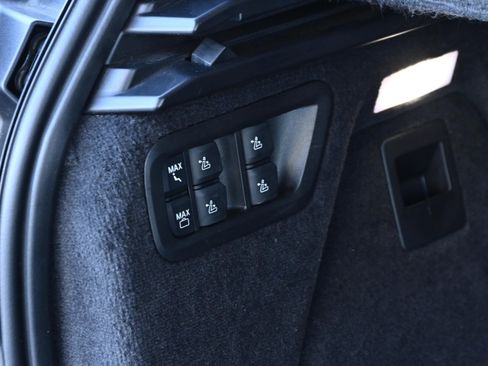 Certified 2025 BMW X7 xDrive40i w/ Executive Package image 28