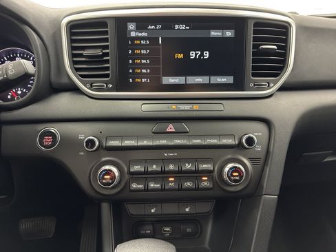 Certified 2022 Kia Sportage LX w/ LX AWD Value Edition Package image 21