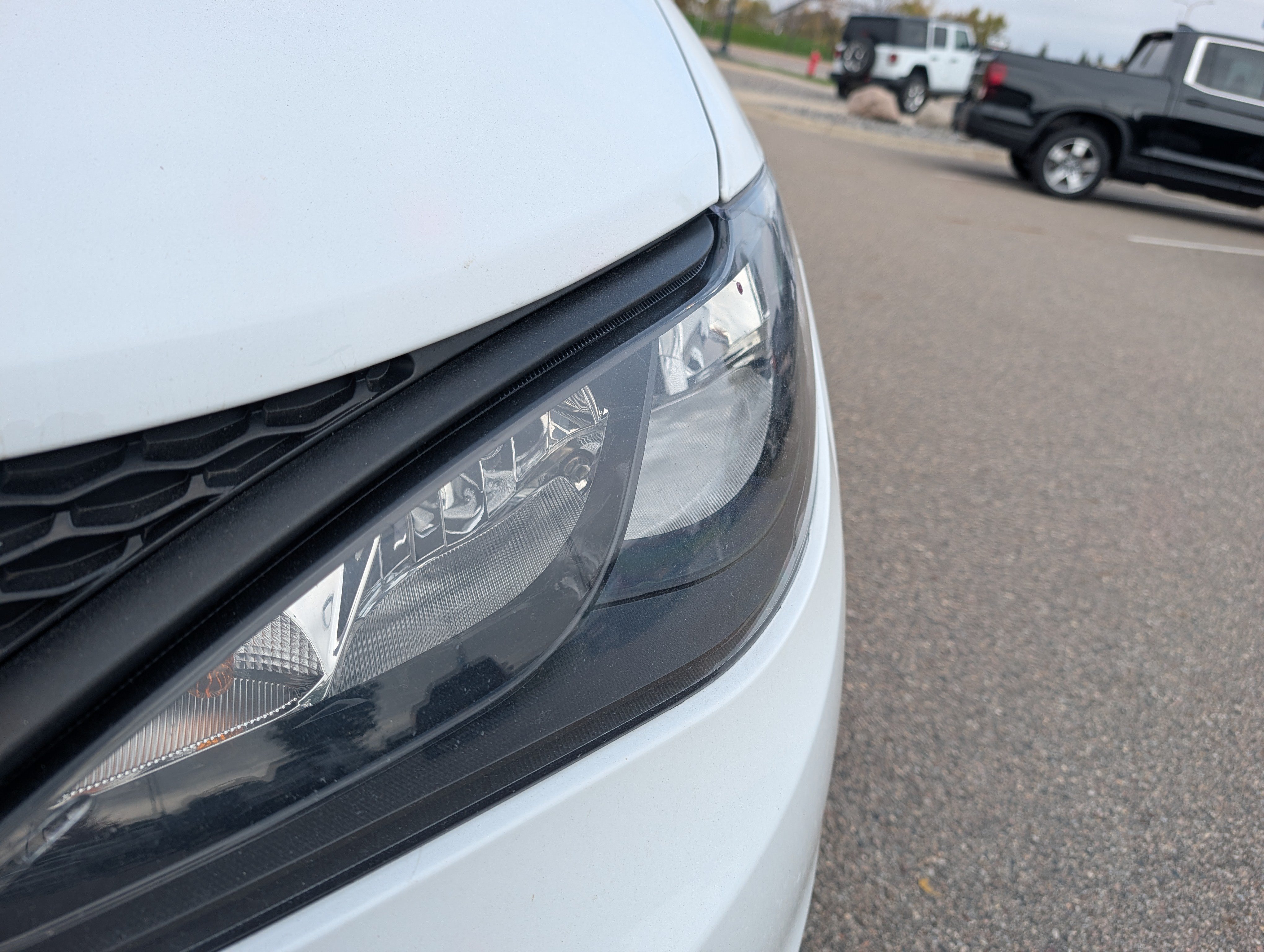 Used 2024 Chrysler Voyager LX FWD image 16