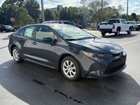 Used 2026 Toyota Corolla LE image 7