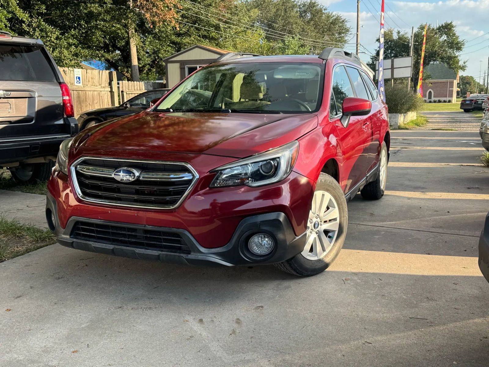 Used 2018 Subaru Outback 2.5i Premium AWD/4WD image 2