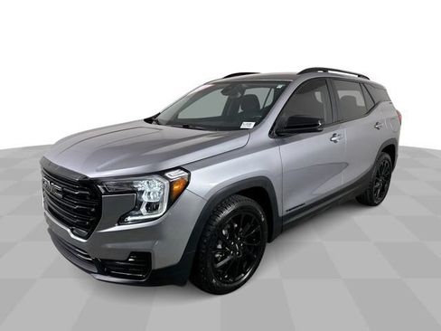 Used 2024 GMC Terrain SLE w/ Driver Convenience Package FWD image 4