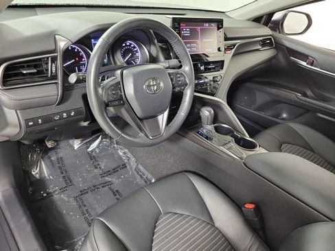 Used 2024 Toyota Camry SE w/ Cold Weather Package FWD image 18