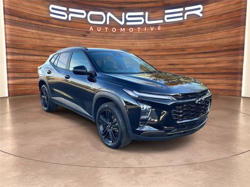 Used 2024 Chevrolet Trax ACTIV w/ Driver Confidence Package image 6