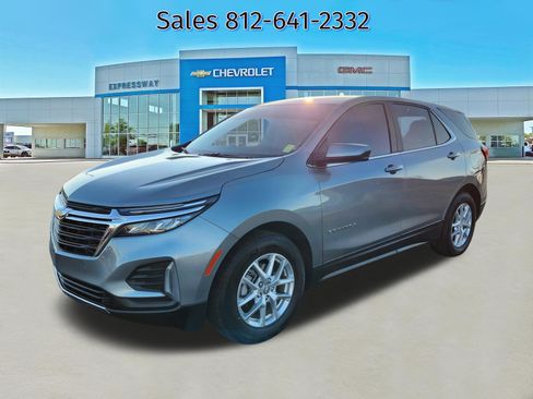 Used 2024 Chevrolet Equinox LT image 3