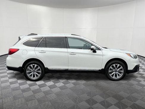 Used 2017 Subaru Outback 2.5i Touring w/ Popular Package #5A AWD/4WD image 7