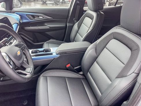 Used 2026 Chevrolet Equinox EV LT image 16