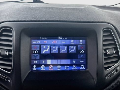 Used 2017 Jeep Compass Latitude w/ Popular Equipment Group AWD/4WD image 14