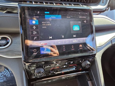 Used 2023 Jeep Grand Cherokee 4WD 4xe w/ Luxury Tech Group II image 28