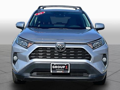 Used 2021 Toyota RAV4 XLE Premium FWD image 3