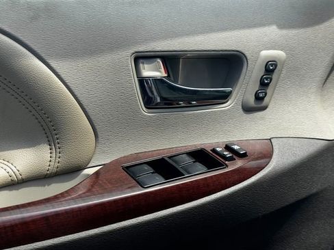 Used 2013 Toyota Sienna Limited w/ Premium Pkg FWD image 12