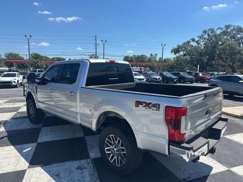 Used 2019 Ford F250 Lariat w/ Lariat Ultimate Package AWD/4WD image 3