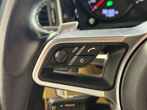 Used 2018 Porsche Macan AWD/4WD image 27