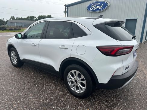 Used 2024 Ford Escape Active AWD/4WD image 4