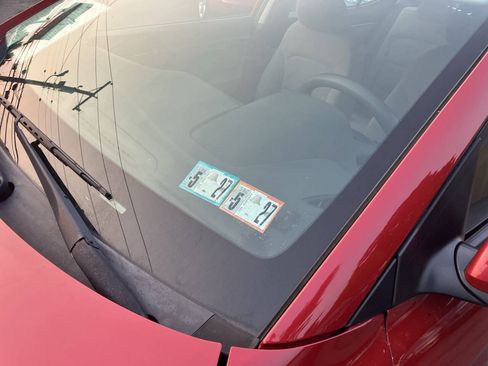 Used 2019 Hyundai Elantra SEL FWD image 12