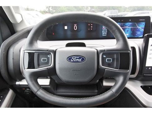 Used 2025 Ford Expedition Max Active AWD/4WD image 15