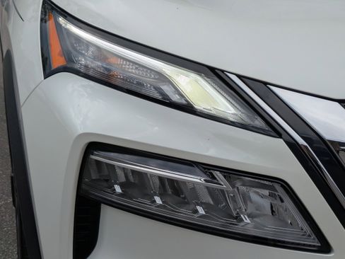 Certified 2023 Nissan Rogue SV image 10