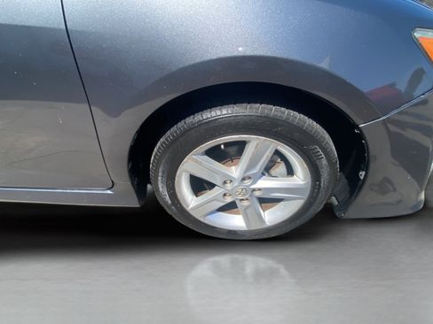 Used 2013 Toyota Camry SE FWD image 29