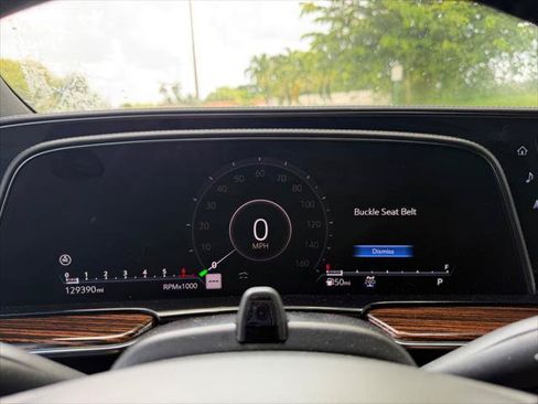 Used 2021 Cadillac Escalade ESV Premium Luxury w/ Driver Assist Tech Package AWD/4WD image 32
