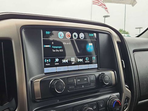 Used 2019 GMC Sierra 2500 Denali w/ Suspension Package, Off-Road AWD/4WD image 49