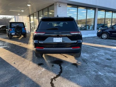 New 2026 Jeep Grand Cherokee Altitude AWD/4WD image 6