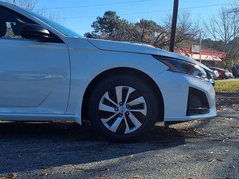 New 2025 Nissan Altima 2.5 S image 4