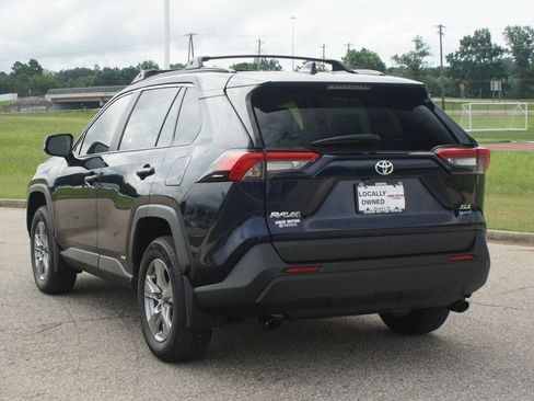 Used 2025 Toyota RAV4 XLE AWD/4WD image 16