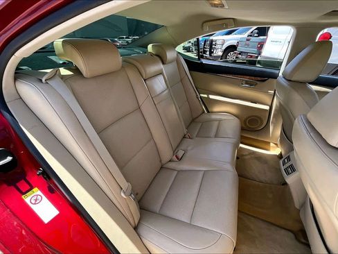 Used 2013 Lexus ES 350 w/ Luxury Pkg FWD image 18