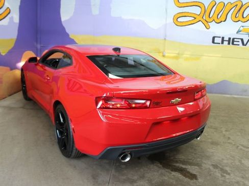 Used 2018 Chevrolet Camaro LT RWD image 6