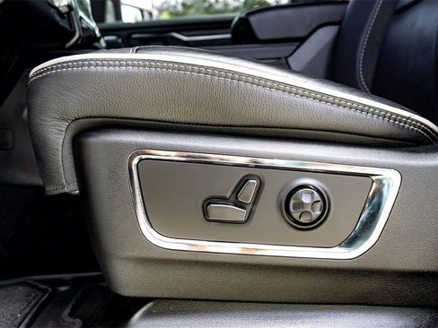 Used 2025 RAM 1500 Limited w/ Trailer Tow Group image 12