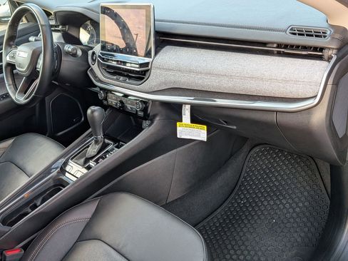 Used 2022 Jeep Compass Latitude w/ Sun and Sound Group image 39