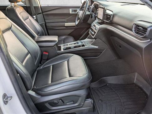 Used 2022 Ford Explorer XLT w/ Equipment Group 202A RWD image 24