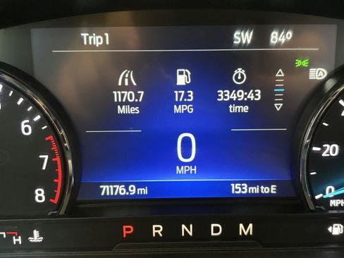 Used 2021 Ford Explorer XLT w/ Class III Trailer Tow Package AWD/4WD image 10