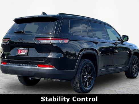 Used 2025 Jeep Grand Cherokee L Altitude AWD/4WD image 6